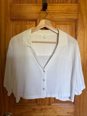 Kirious Cream Cropped Button-Down Shirt